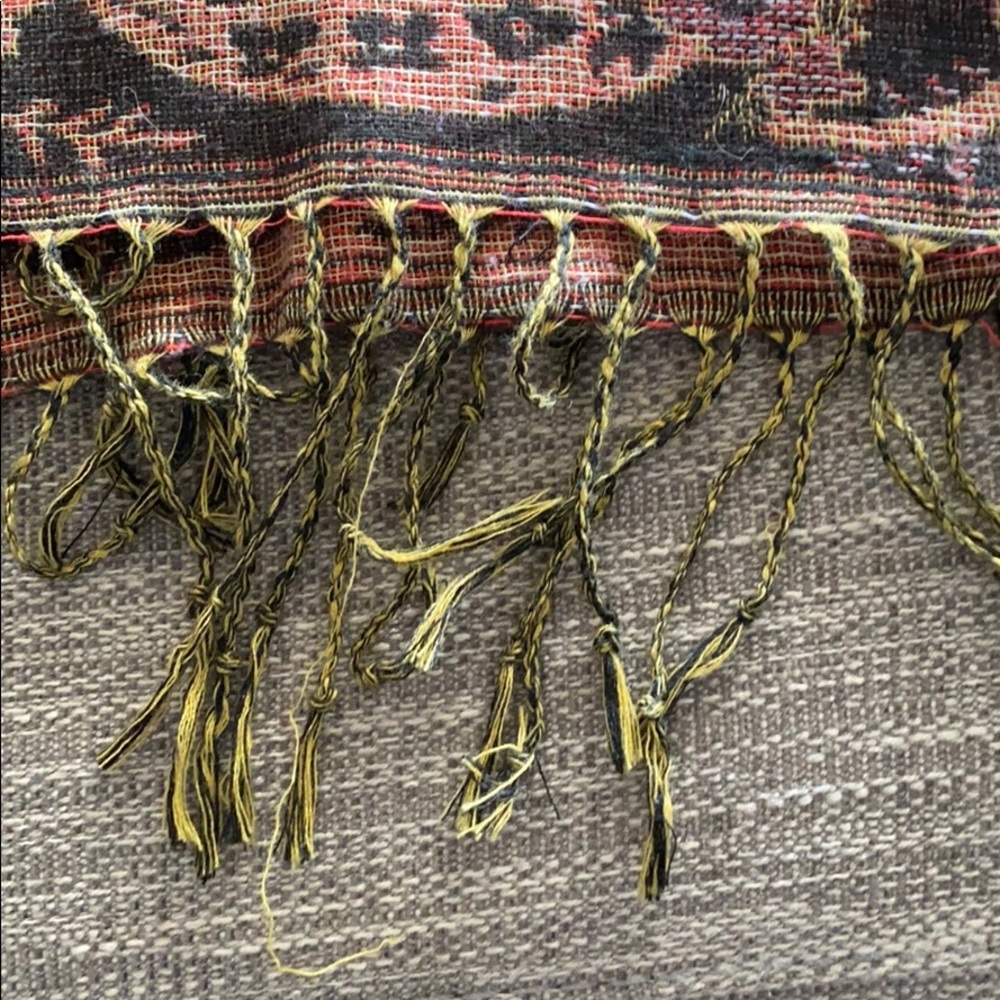 Patterned Scarf/Wraps - Picture 13 of 13